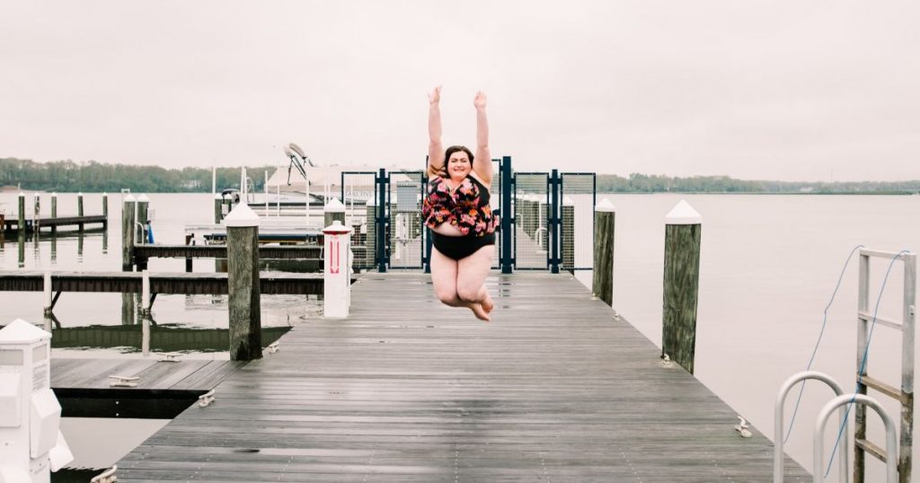 plus size mom jumping