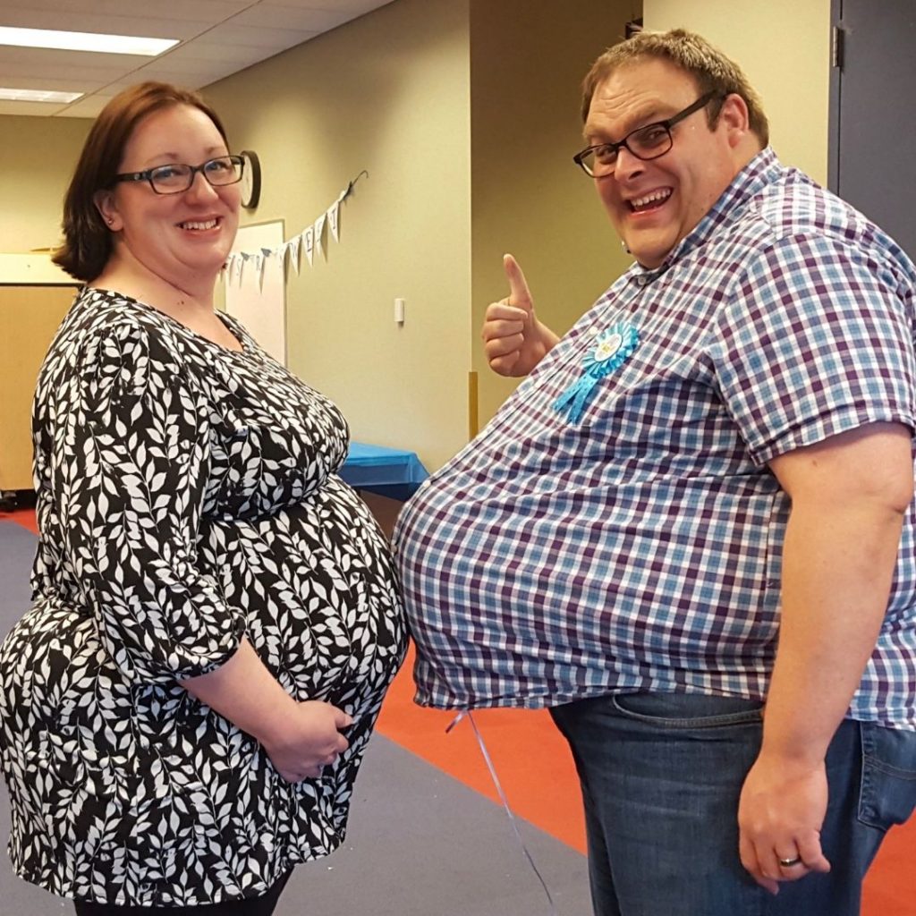 plus size pregnancy couple 