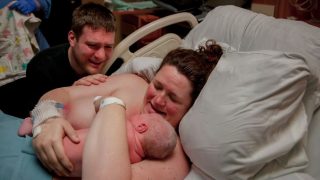 plus size woman giving birth with gestational diabetes