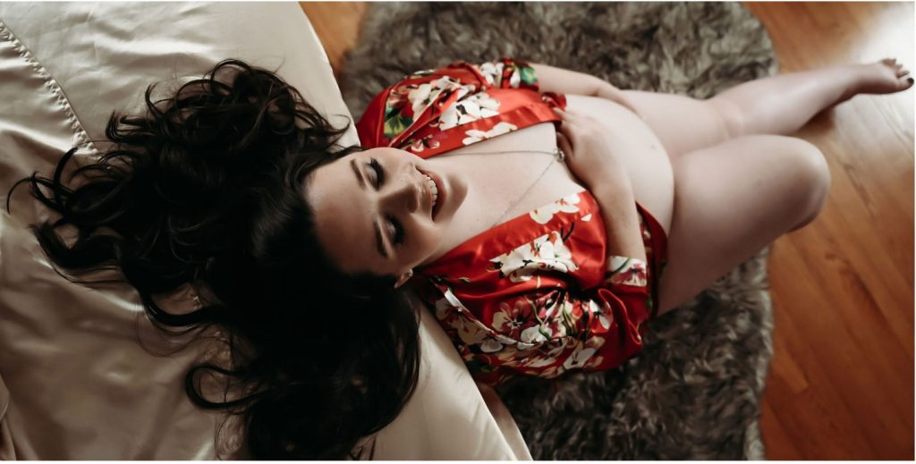 plus size boudoir maternity photos